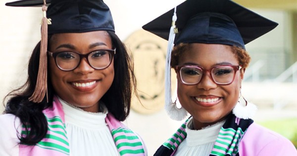 Twin sisters Jordyn and morgan Jackson