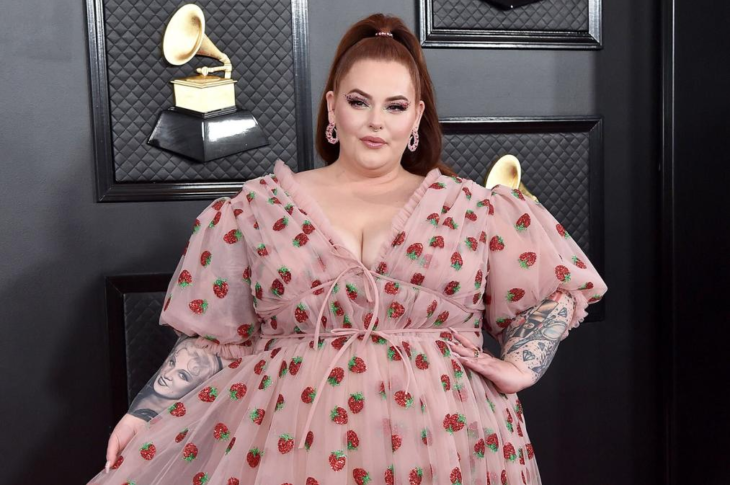 Tess Holliday Tells Fans